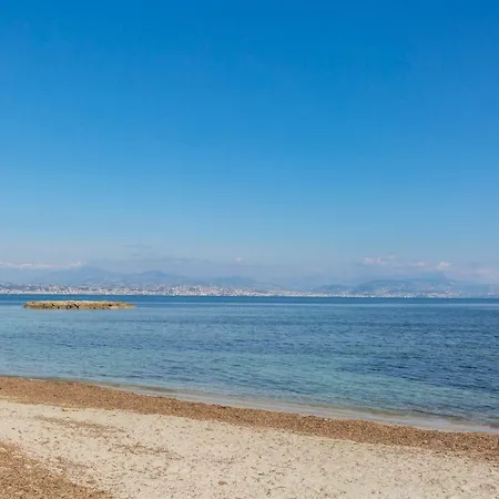 Cute Beachfront In The District Of Salis, 아파트